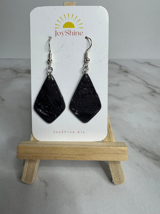 Aretes negros brillantes | Joyería de arcilla polimérica hecha a mano | JoyShine