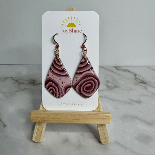 Pendientes de ágata rosa | Joyería artesanal de arcilla polimérica | JoyShine