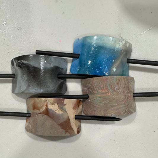 Jenifer’s hair sticks