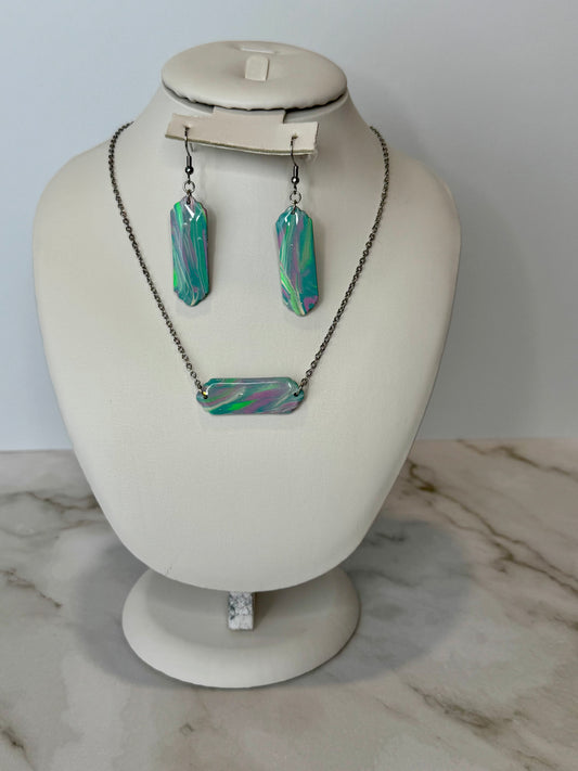 Conjunto de collar y pendientes de espiral hechos a mano – Conjunto de joyas tipo gargantilla ligero en verde, azul y morado